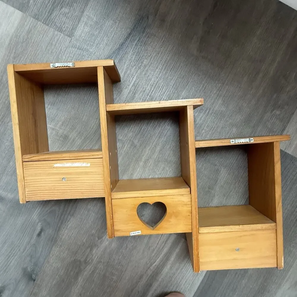 Vintage Wood Trinket Knick Knack Hanging Display Wall Shelf/With Cut Out Hearts